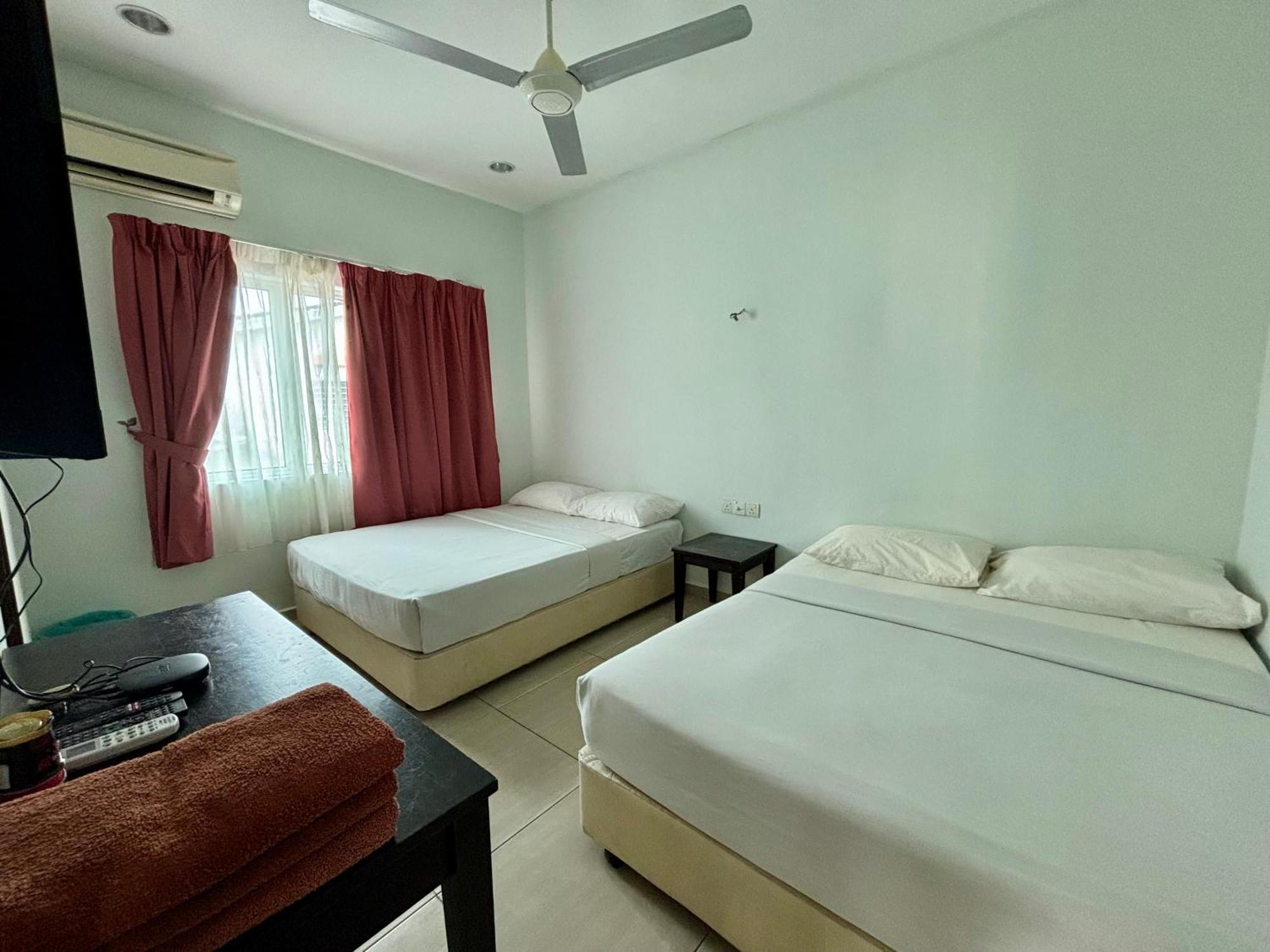 Meng Meng Guesthouse Куантан Экстерьер фото