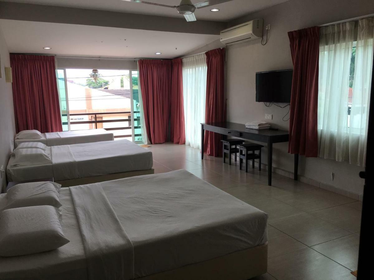 Meng Meng Guesthouse Куантан Экстерьер фото